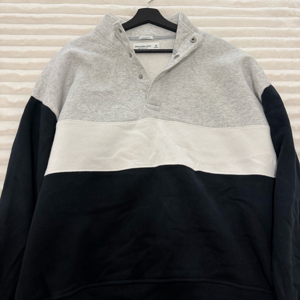 Abercrombie medium "oversized" sweatshirt striped cream, navy and gray